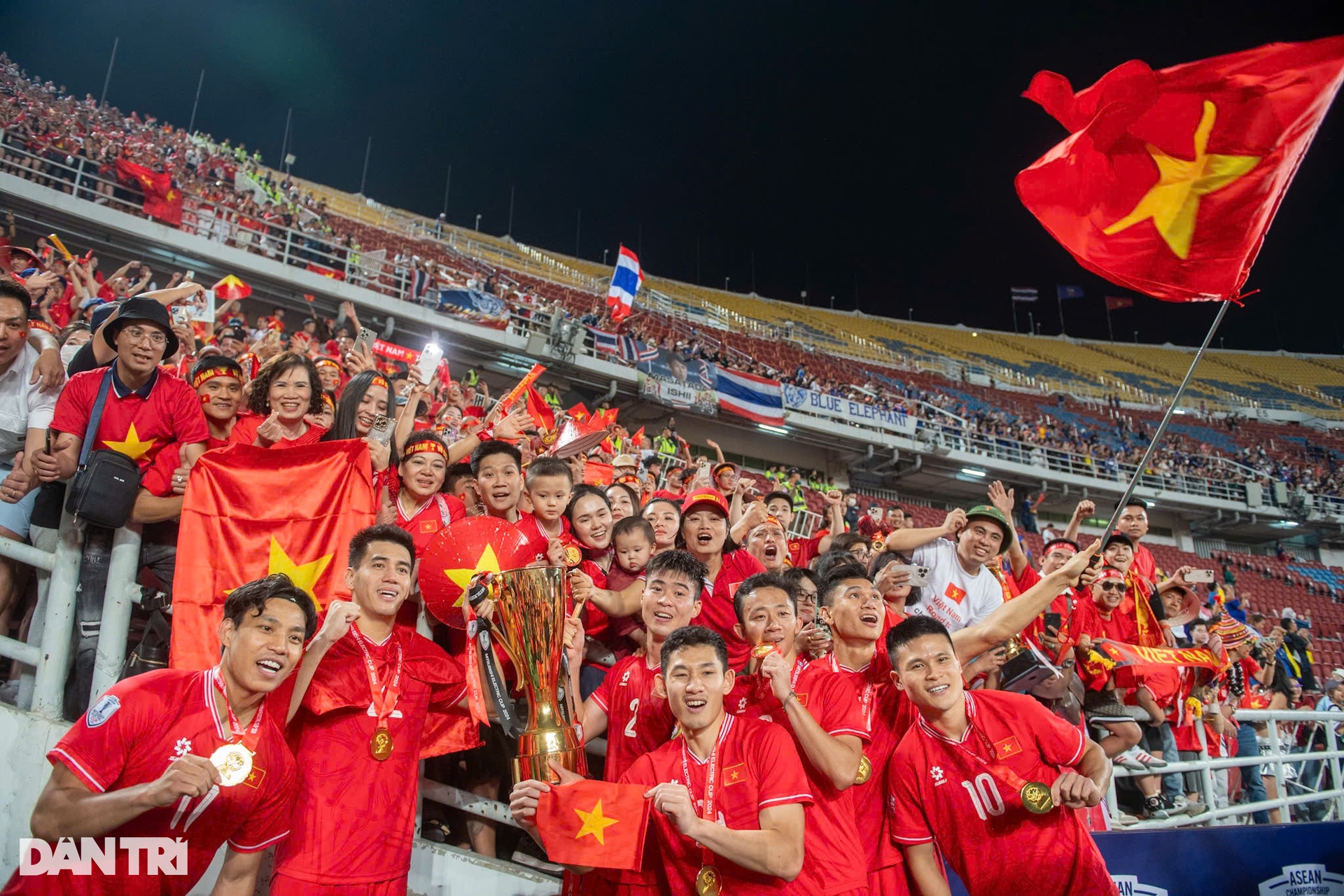 Hình ảnh tuyển Việt Nam vô địch AFF Cup 2024 đầy thuyết phục trước Thái Lan - 18