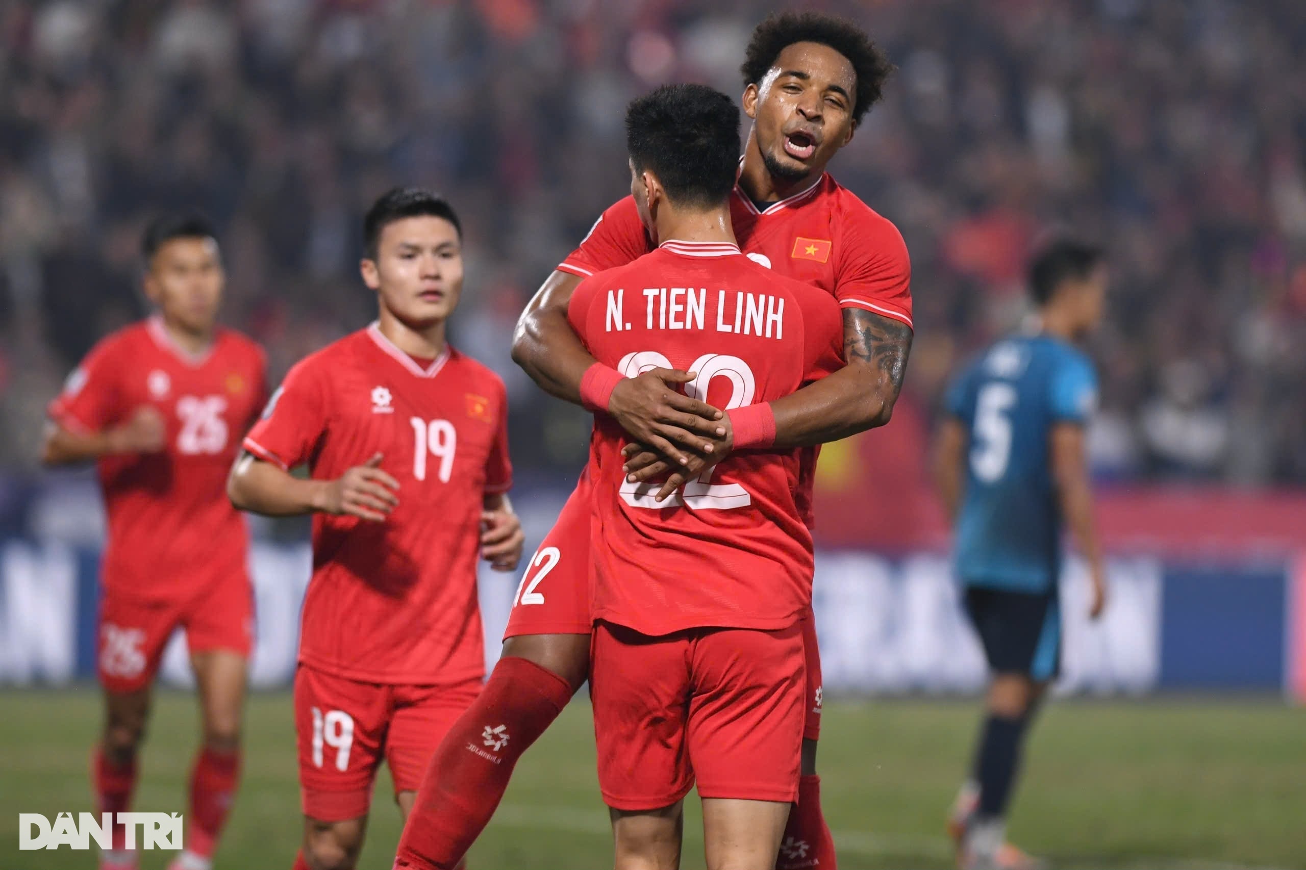 Bóng đá Việt Nam năm 2025: Tương lai bắt đầu từ AFF Cup - 2