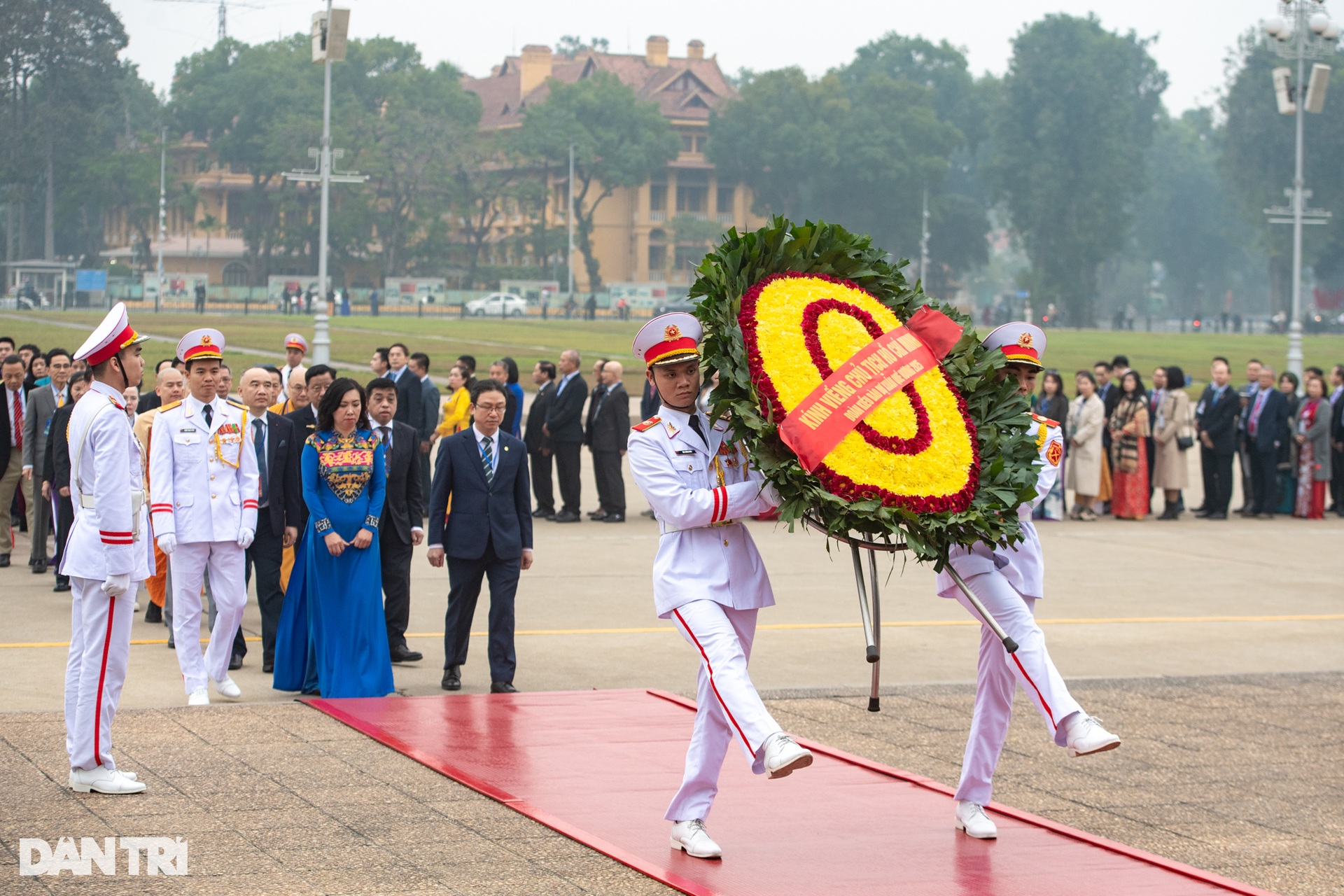 Chủ tịch nước Lương Cường thả cá vàng tiễn ông Công, ông Táo - 9