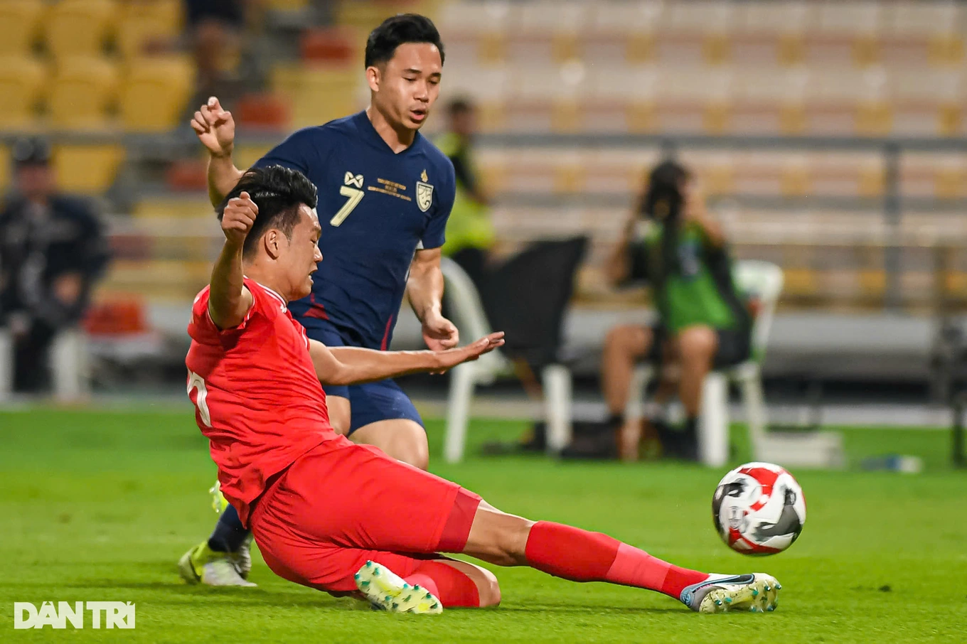 Supachok vượt mặt Xuân Son, Tiến Linh ở giải Tiền đạo hay nhất AFF Cup - 1