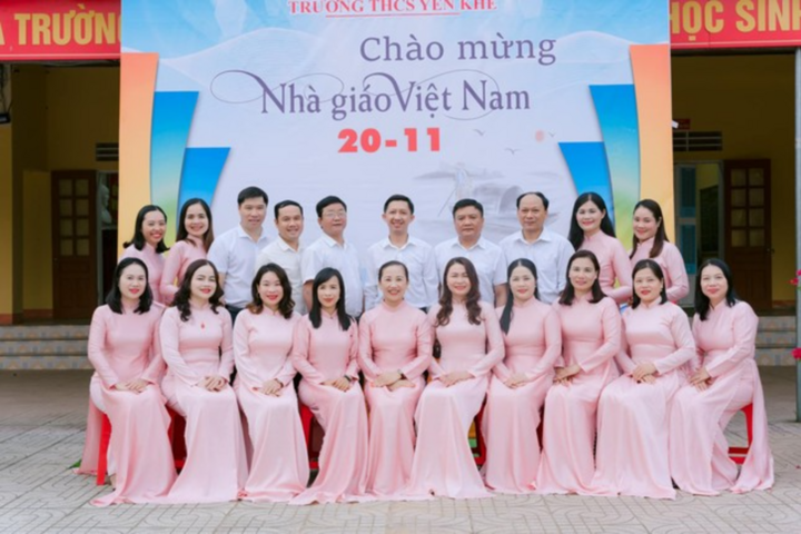 Giáo viên Trường THCS Yên Khê (huyện Con Cuông, Nghệ An)