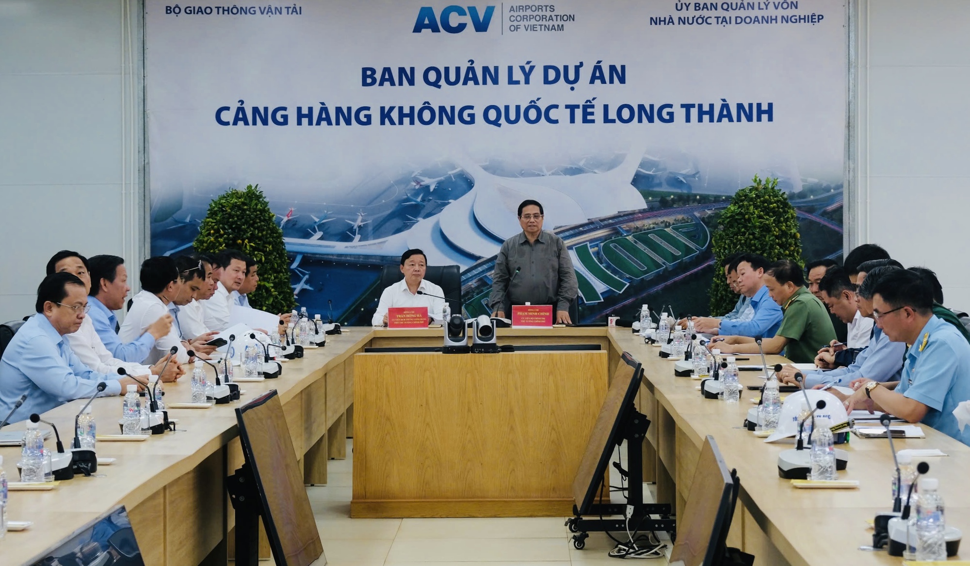 Thủ tướng chúc Tết, kiểm tra tại sân bay Long Thành- Ảnh 6. Thủ tướng chúc Tết, kiểm tra tại sân bay Long Thành- Ảnh 6.