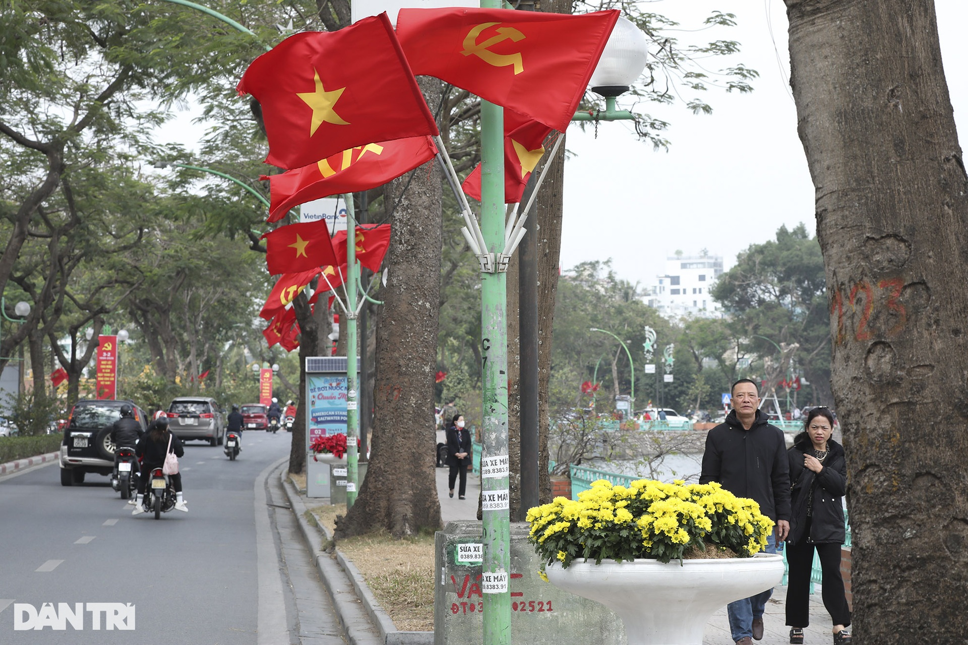 Hà Nội trang hoàng đường phố mừng kỷ niệm 95 năm Ngày thành lập Đảng - 10