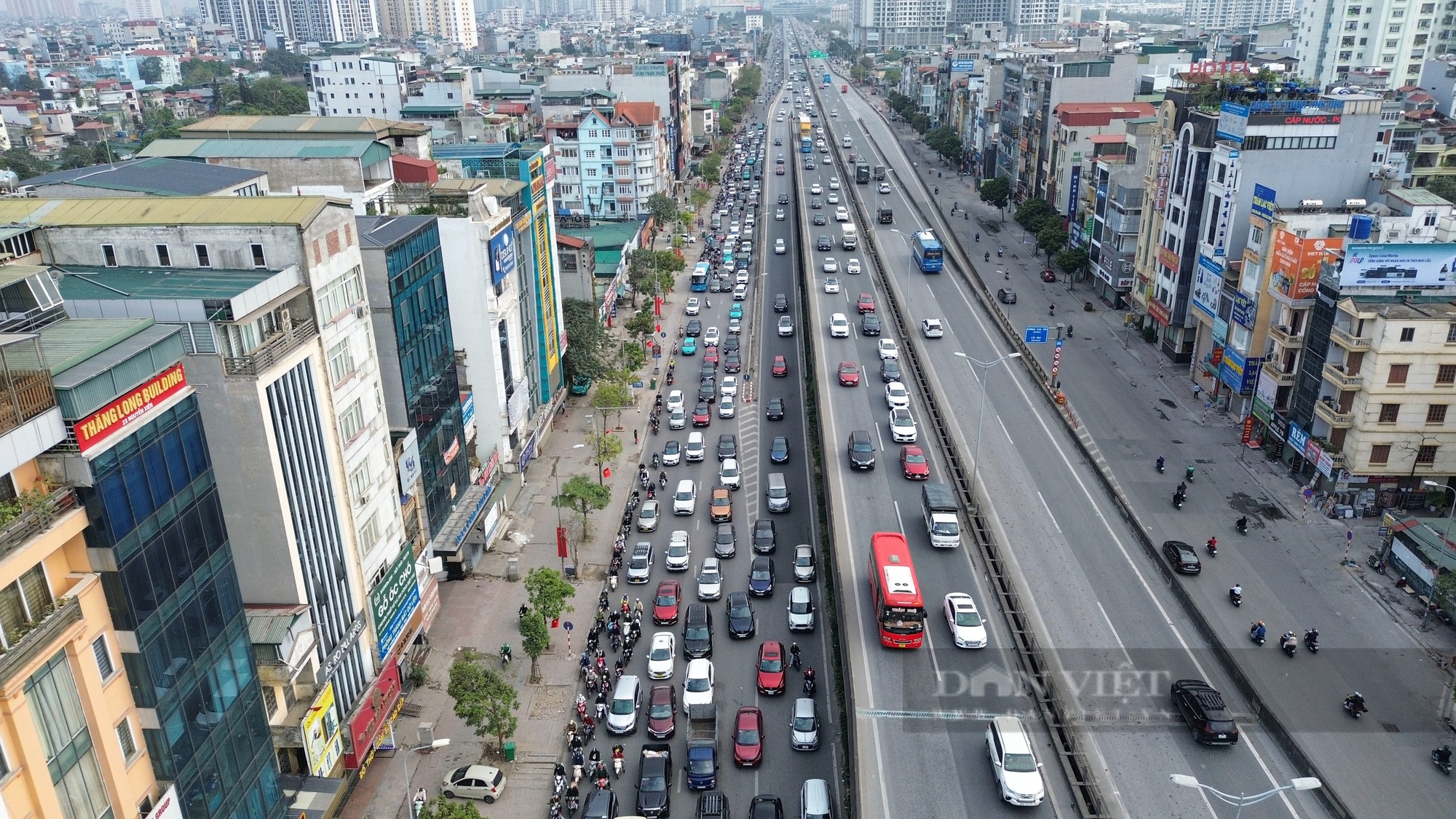 Đường cửa ngõ Hà Nội ùn tắc 3km, hàng loạt ôtô đi vào làn khẩn cấp trong ngày cuối kỳ nghỉ Tết- Ảnh 16.