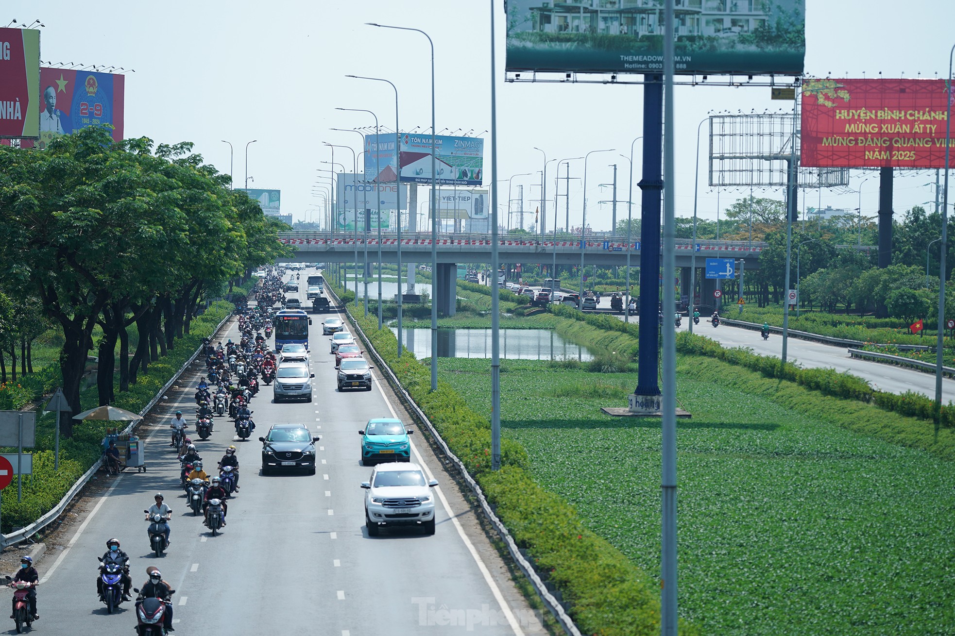 Hình ảnh đối lập ở cửa ngõ phía Tây TPHCM ảnh 14