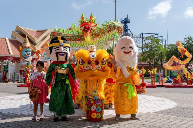 Hàng ngàn du khách du xuân tại “thánh địa giải trí” của Đà Nẵng - Ảnh 2. Hàng ngàn du khách du xuân tại “thánh địa giải trí” của Đà Nẵng - Ảnh 2.