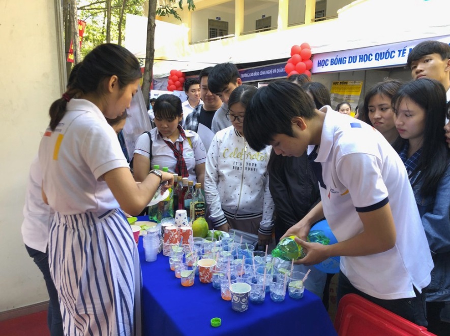 Đăng ký gian hàng Tư vấn mùa thi Báo Thanh Niên: Tăng cơ hội tiếp cận thí sinh- Ảnh 2.