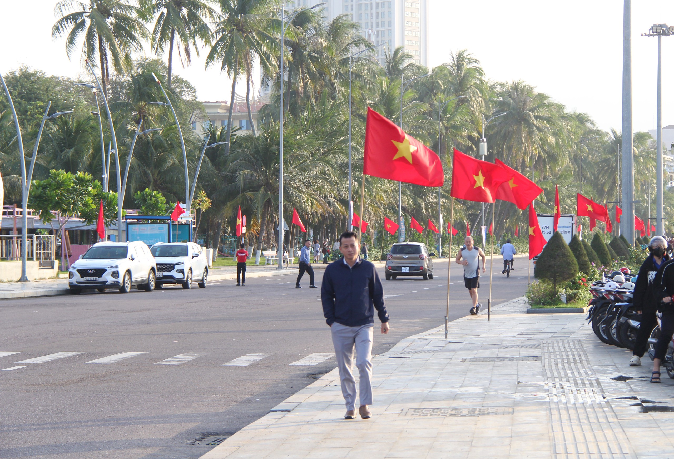 Khánh thành “Đường cờ Tổ quốc” tuyến đường ven biển nội thành đẹp nhất Bình Định- Ảnh 13.