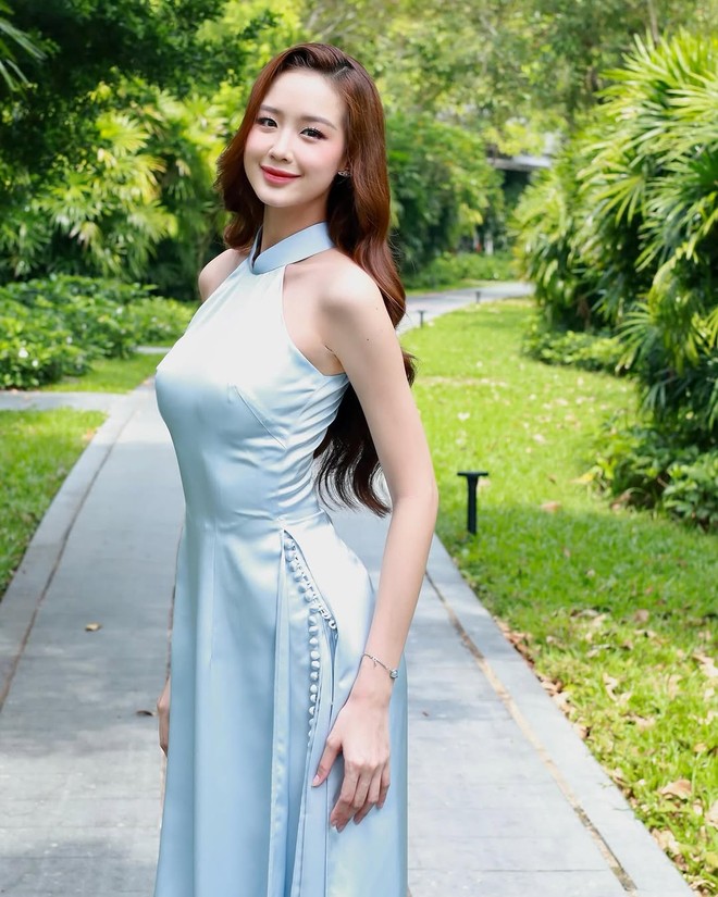Hết tết còn xuân, áo dài vẫn giữ vẹn nét duyên đầu năm- Ảnh 6. Hết tết còn xuân, áo dài vẫn giữ vẹn nét duyên đầu năm- Ảnh 6.