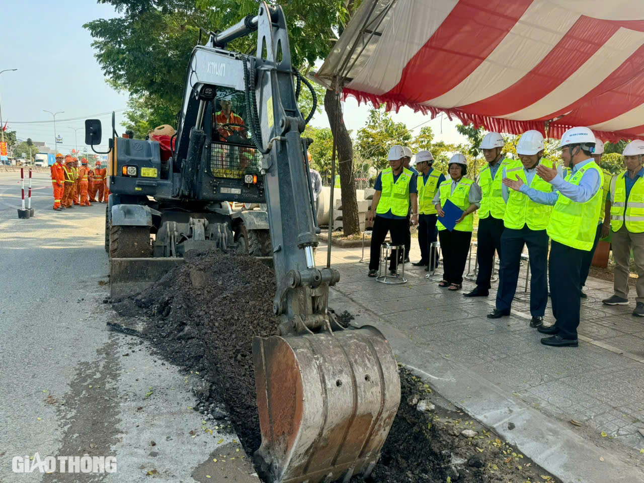 Bắt đầu duy tu hệ thống thoát nước trên QL51- Ảnh 5.