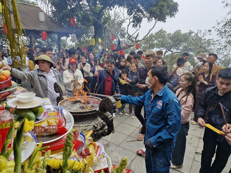 Tháng Giêng Đô Đài/ Tháng Hai Hương Tích. Truyền thống xưa nay, chính lễ chùa Hương Tích diễn ra vào ngày 18/2 Âm lịch (ngày Công chúa Diệu Thiện hóa phật). Mùa lễ hội còn kéo dài, nếu thời tiết thuận lợi dự kiến số lượng người dân, du khách đến tham quan, chiêm bái tại chùa sẽ tăng lên, mở ra những tín hiệu tích cực cho  năm du lịch Hà Tĩnh dành thắng lợi