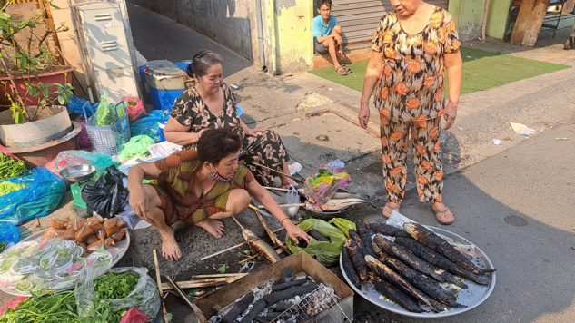 Cá lóc nướng trui...ngày vía Thần Tài