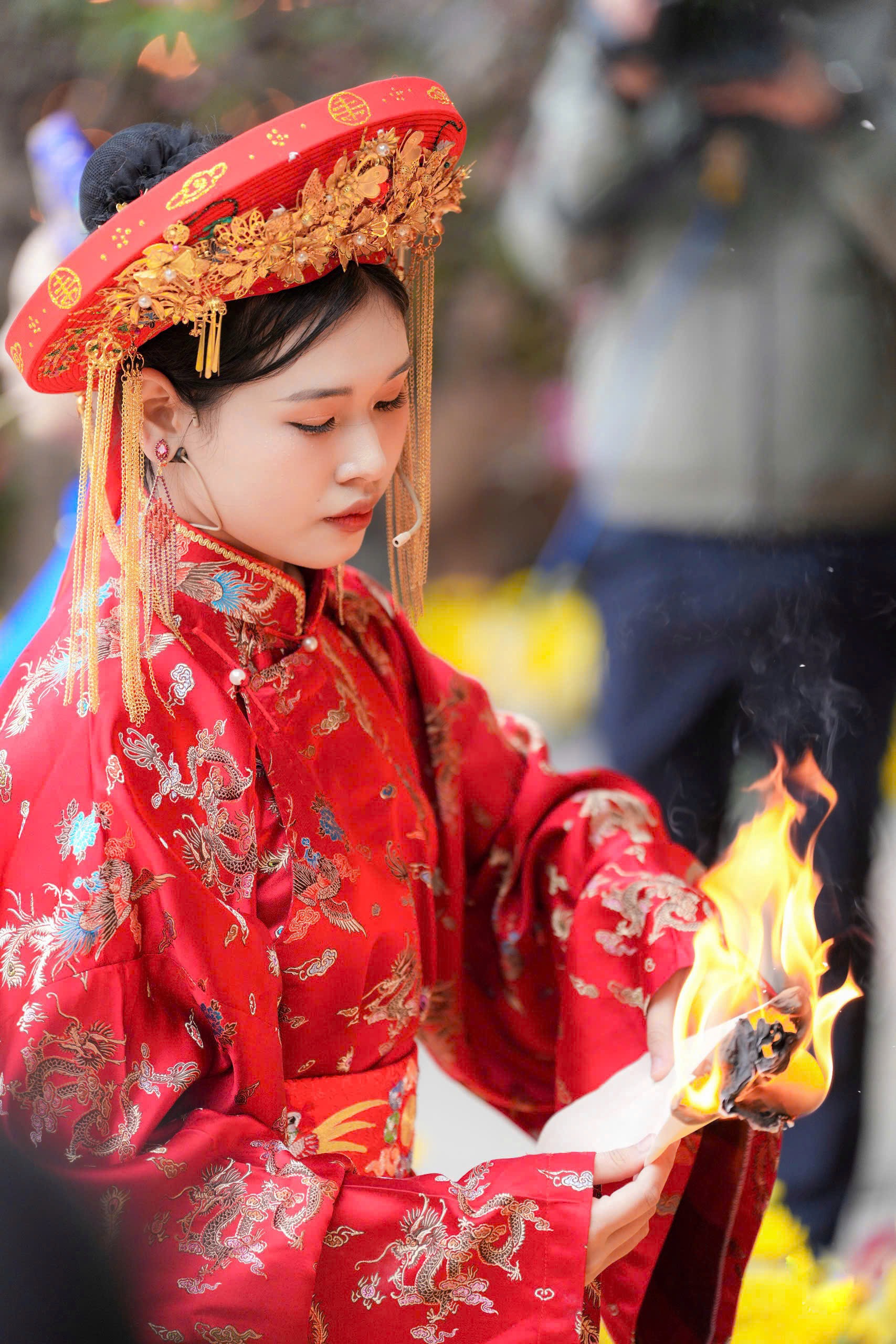 Vẻ đẹp nữ sinh có giọng đọc ấm, trong veo làm Tế nữ quan tại Phú Thọ nổi rần rần trên mạng xã hội- Ảnh 6.