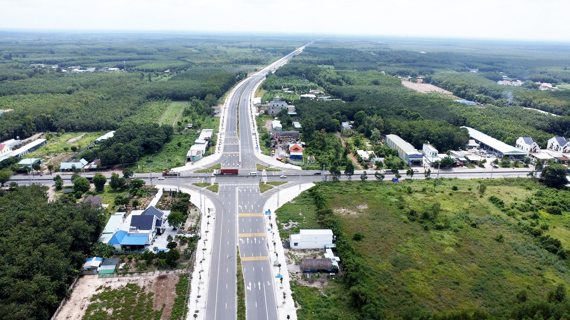 Mở đường cao tốc lên đại ngàn Tây Nguyên - Ảnh 4.