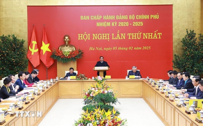 ttxvn-thu-tuong-chu-tri-hoi-nghi-lan-thu-nhat-ban-chap-hanh-dang-bo-chinh-phu-nhiem-ky-2020-2025-0902.jpg