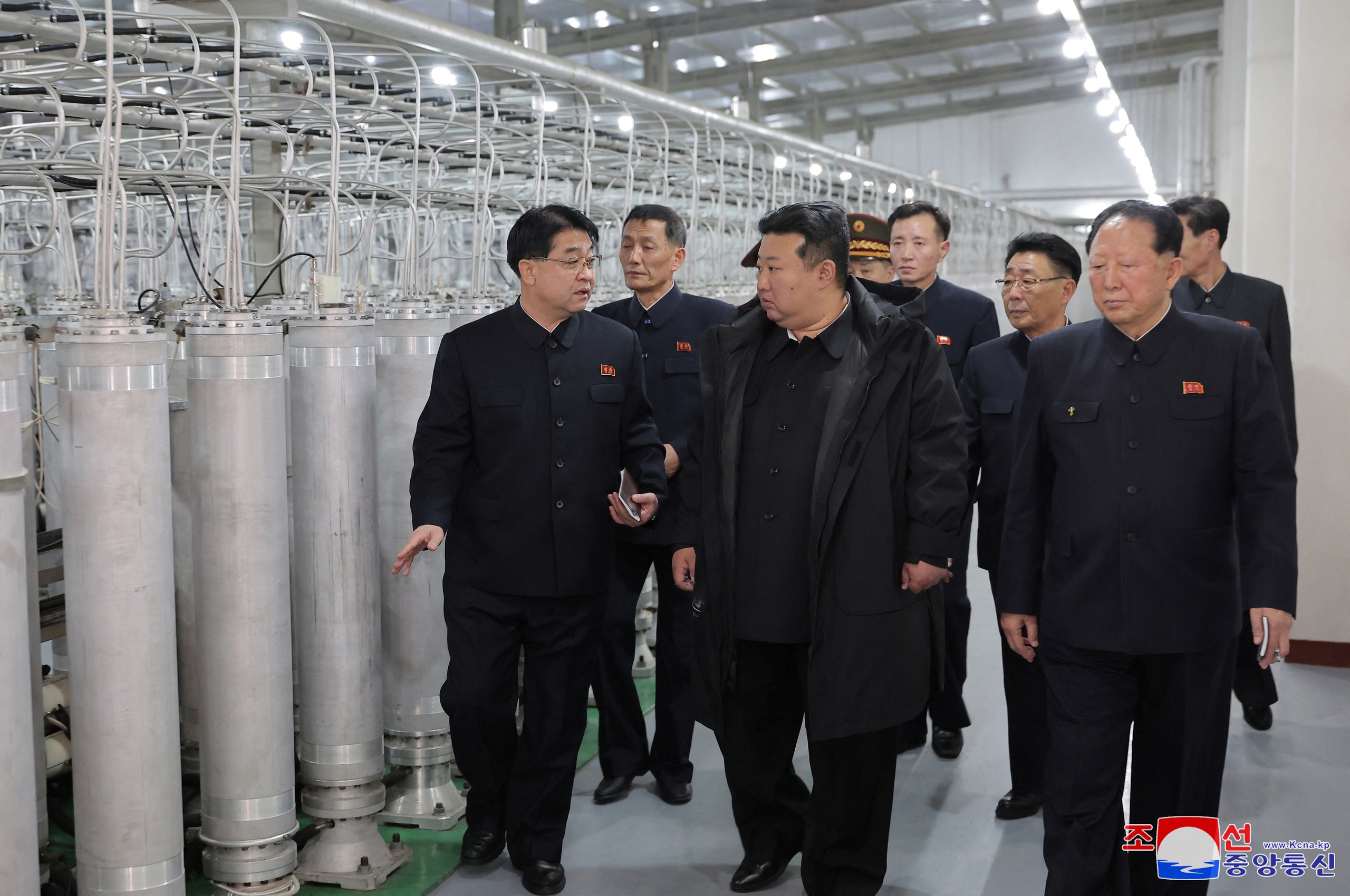 Ông Kim Jong-un cáo buộc Mỹ, quyết phát triển lực lượng hạt nhân- Ảnh 2.