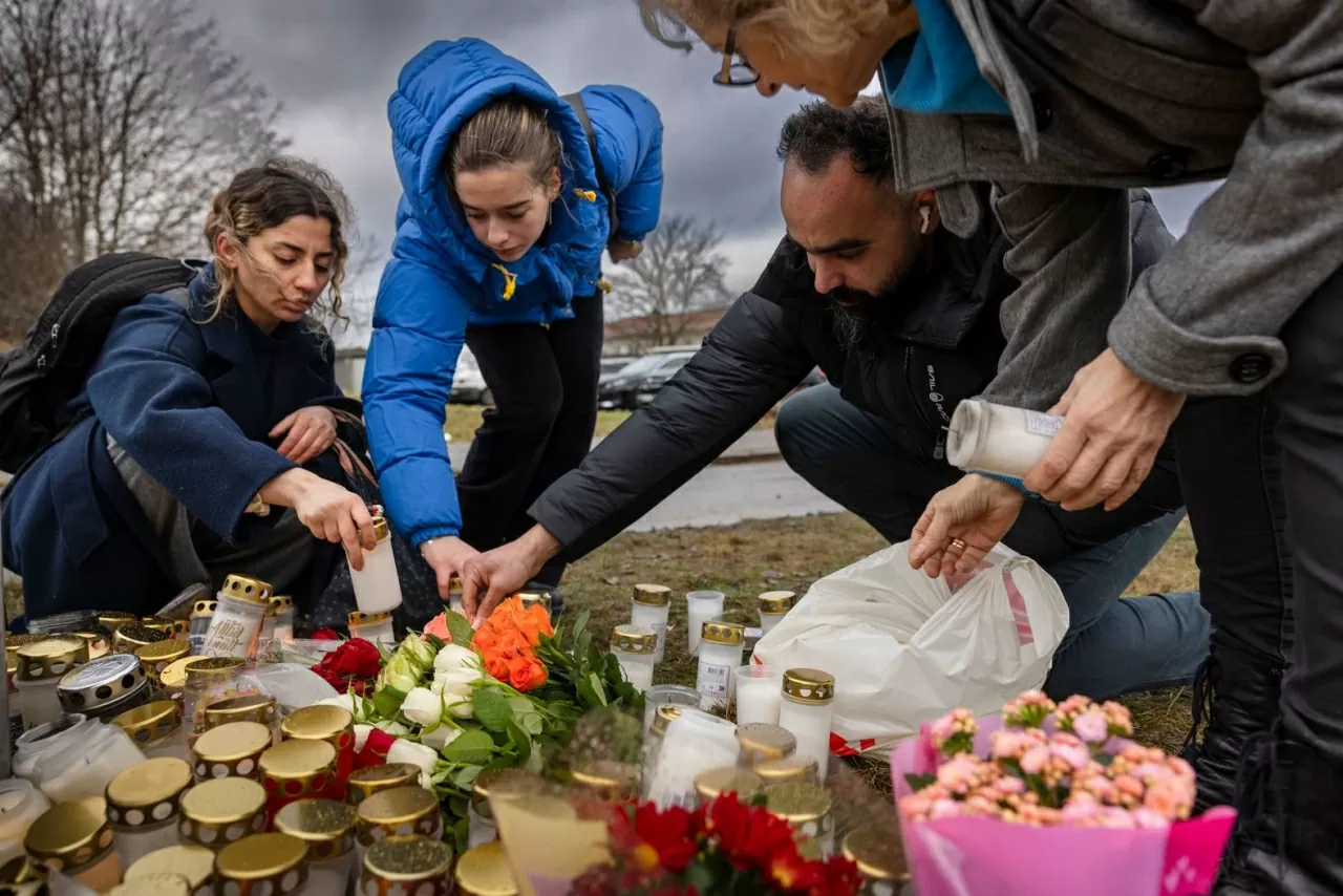 Ảnh ấn tượng: Ukraine ‘quay xe’ về thái độ đàm phán với Nga, đòi lại vũ khí hạt nhân, ông Trump gây sốc cả thế giới, Washington ‘thanh minh’