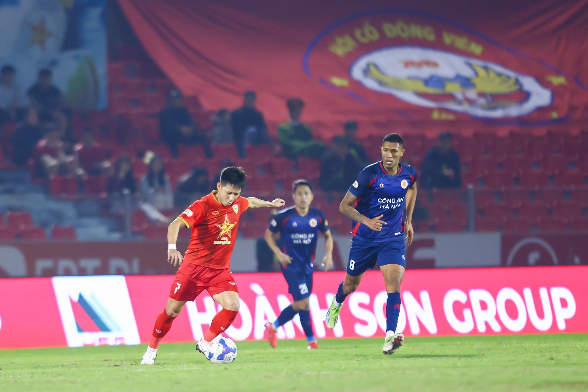 CLB Hà Tĩnh lập kỷ lục V-League: Sự quyết liệt đáng giá- Ảnh 2.