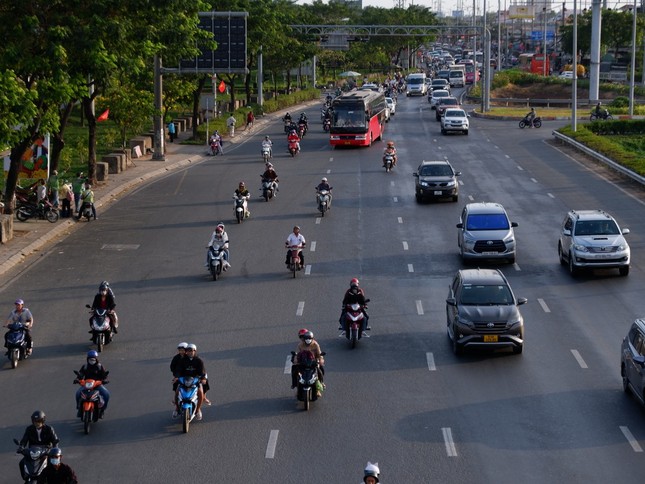 Làm đường trên cao mở rộng 4 cửa ngõ ra vào TPHCM ảnh 2