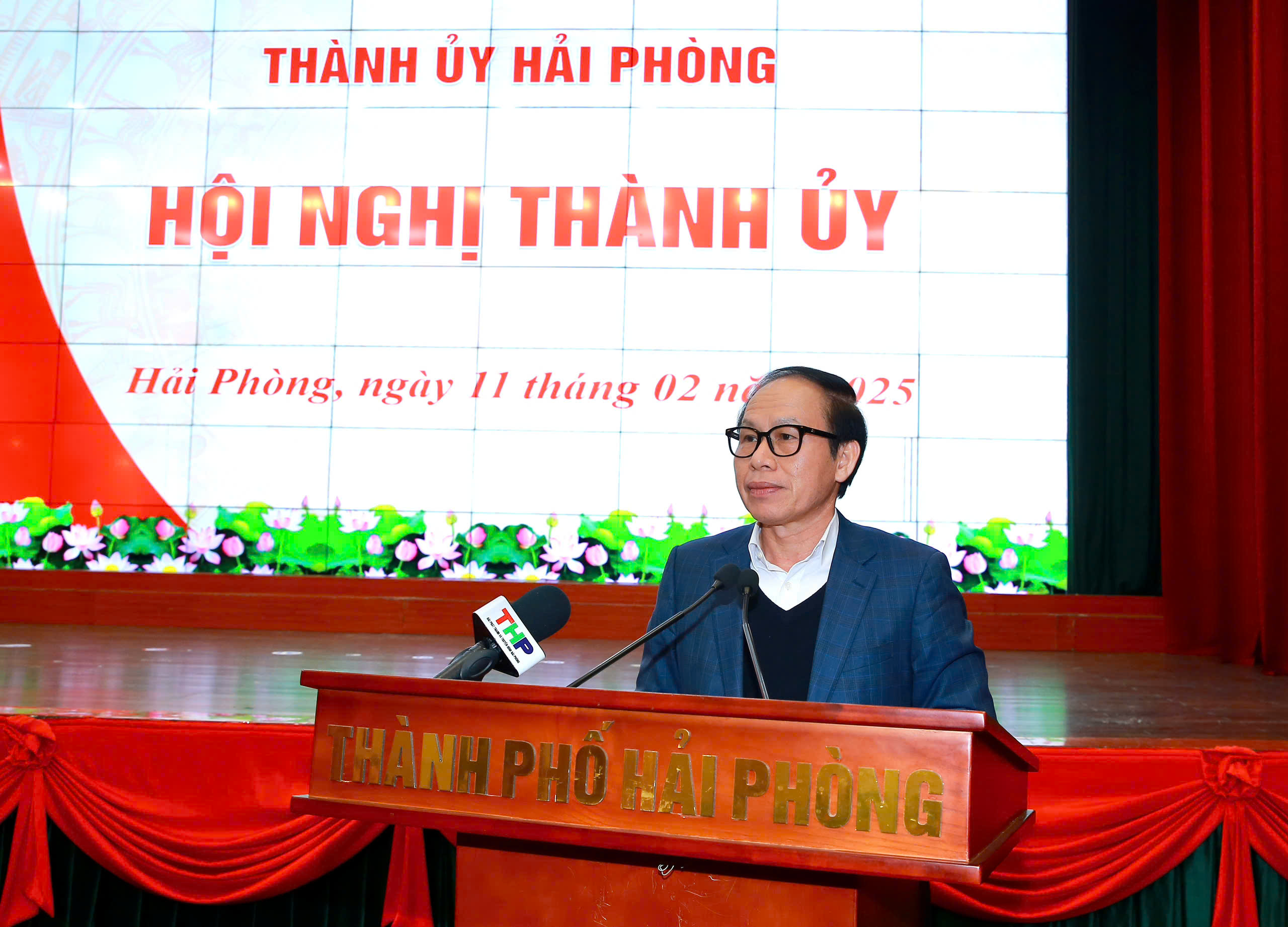 Hai Ủy viên Thường vụ Thành ủy và 1 Phó Chủ tịch UBND TP xin nghỉ hưu trước tuổi- Ảnh 2.