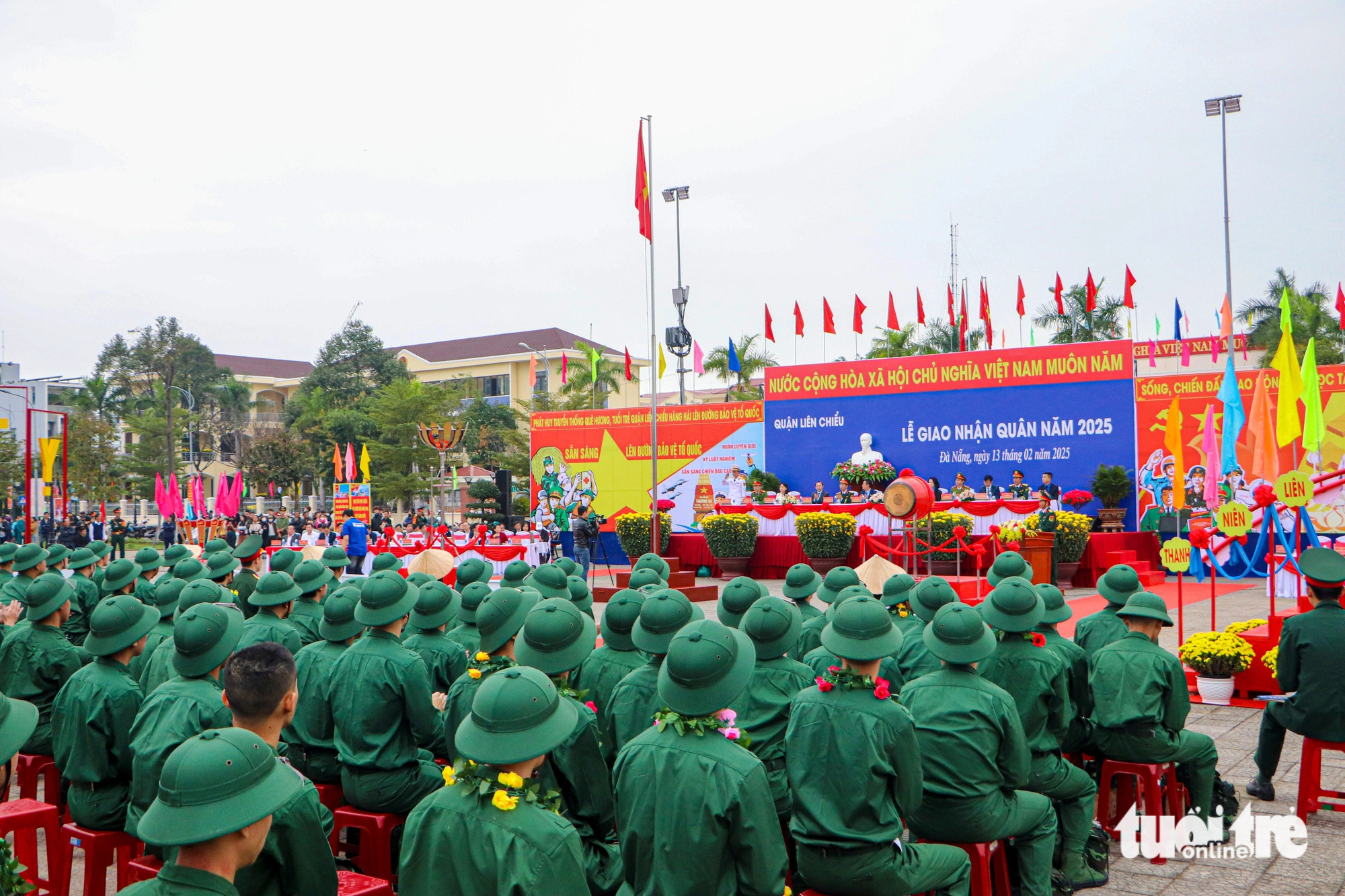 Hơn 1.400 thanh niên Đà Nẵng khí thế lên đường nhập ngũ - Ảnh 6.