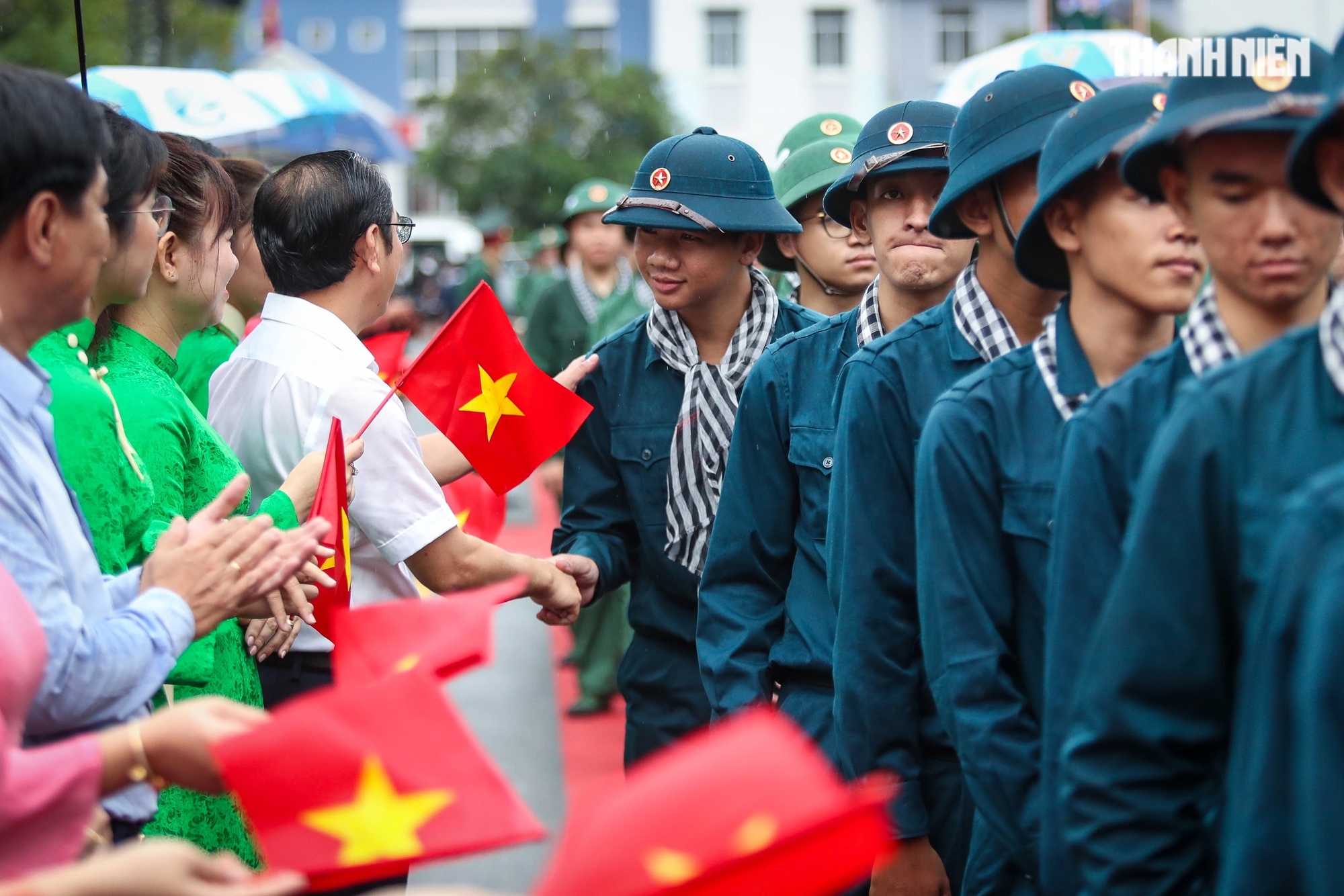 Nghĩa vụ quân sự 2025 ở TP.HCM: Cảm xúc phút giây đặc biệt- Ảnh 7. Nghĩa vụ quân sự 2025 ở TP.HCM: Cảm xúc phút giây đặc biệt- Ảnh 7.