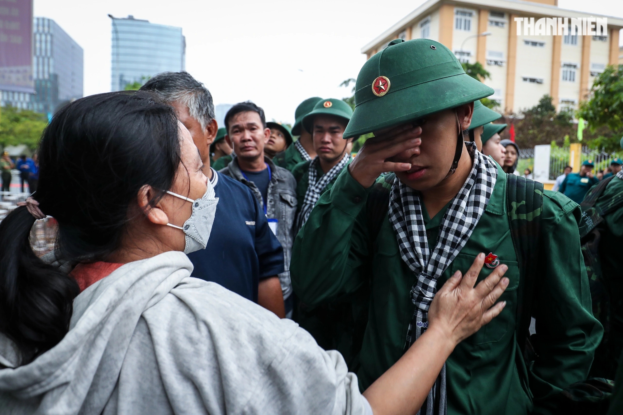 Nghĩa vụ quân sự 2025 ở TP.HCM: Cảm xúc phút giây đặc biệt- Ảnh 10. Nghĩa vụ quân sự 2025 ở TP.HCM: Cảm xúc phút giây đặc biệt- Ảnh 10.