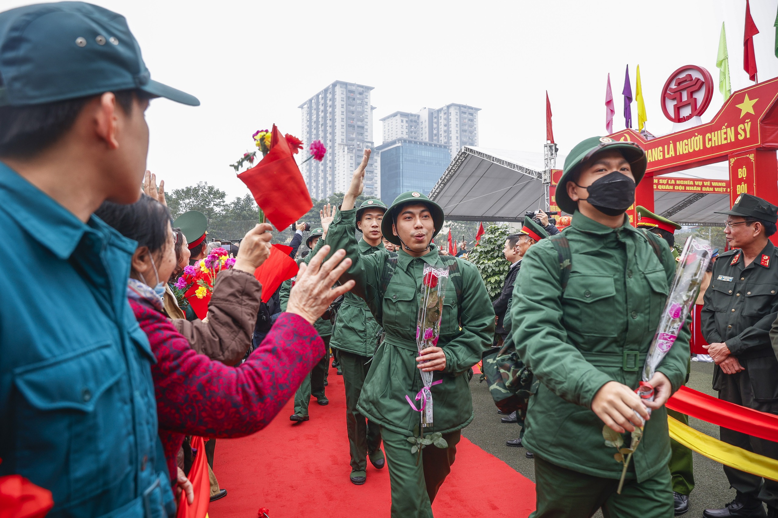 'Hoàn thành nghĩa vụ quân sự sẽ về nhà cưới em'- Ảnh 10.