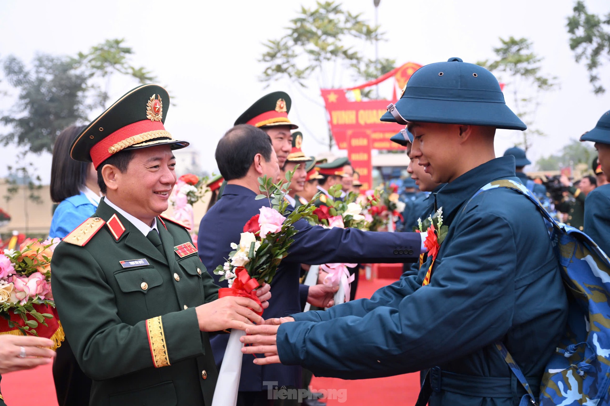 Thanh niên nhập ngũ cần ra sức học tập, rèn luyện, tô thắm cờ 'Quyết chiến quyết thắng' ảnh 6