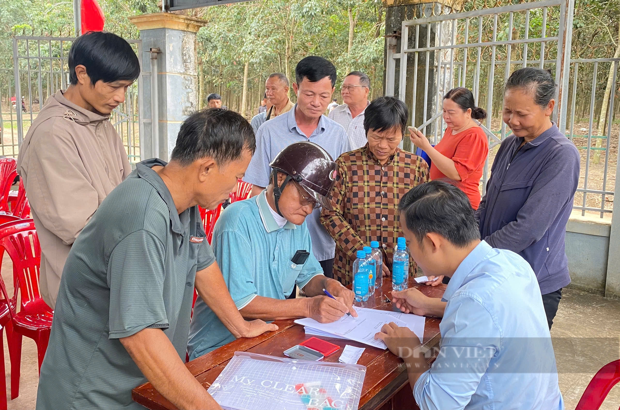 Từ con bò, cái giếng, căn nhà,…hàng ngàn hộ dân tộc thiểu số ở Bình Phước thoát nghèo - Ảnh 9.