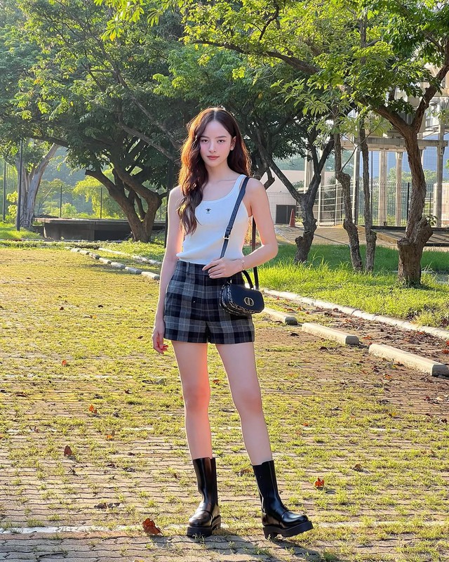 4 công thức phối màu ‘vạn người mê’ cho những ngày không biết mặc gì- Ảnh 2. 4 công thức phối màu ‘vạn người mê’ cho những ngày không biết mặc gì- Ảnh 2.