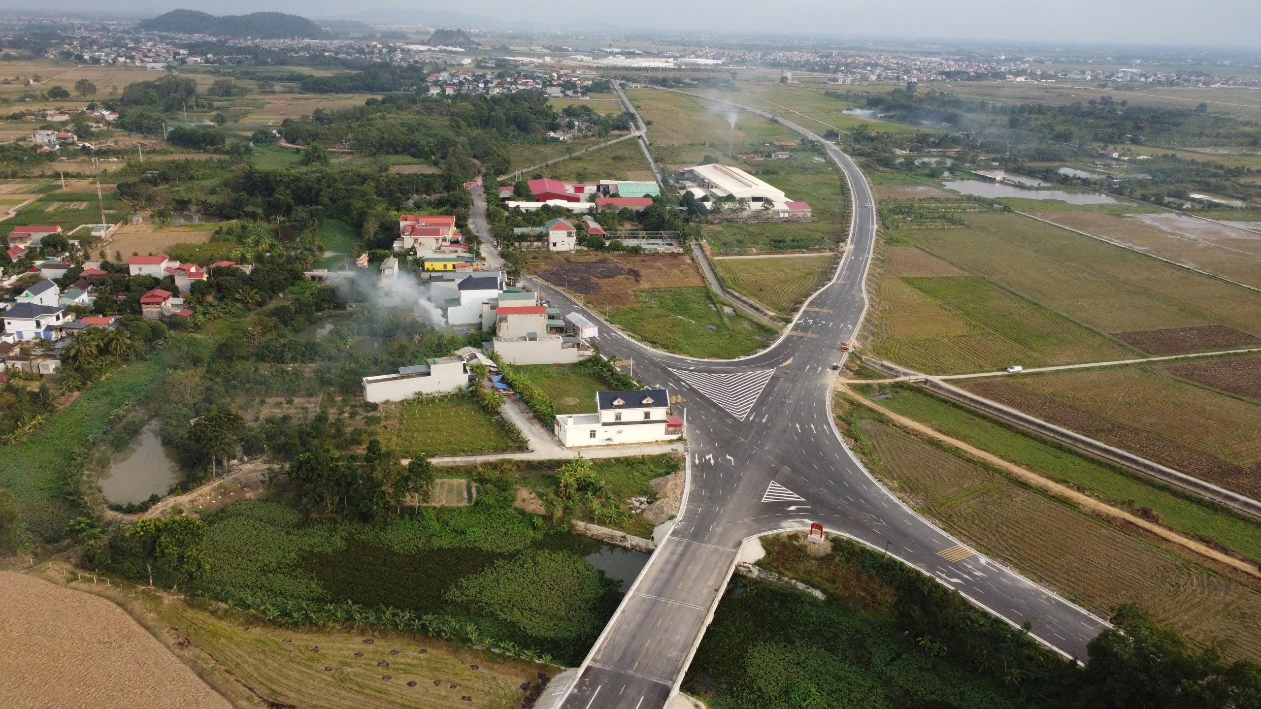 Tuyến đường ngàn tỉ nối 2 quốc lộ ở Thanh Hóa- Ảnh 6. Tuyến đường ngàn tỉ nối 2 quốc lộ ở Thanh Hóa- Ảnh 6.