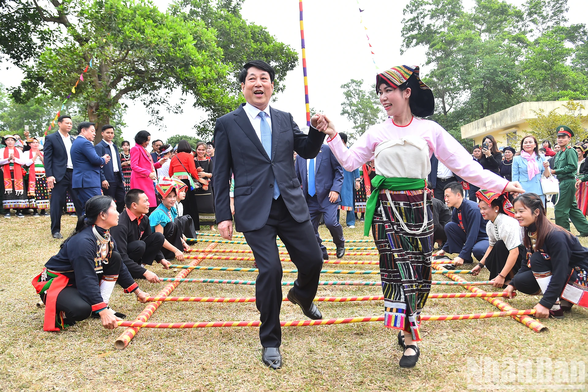 [Ảnh] Chủ tịch nước Lương Cường dự Ngày hội “Sắc xuân trên mọi miền Tổ quốc" ảnh 13