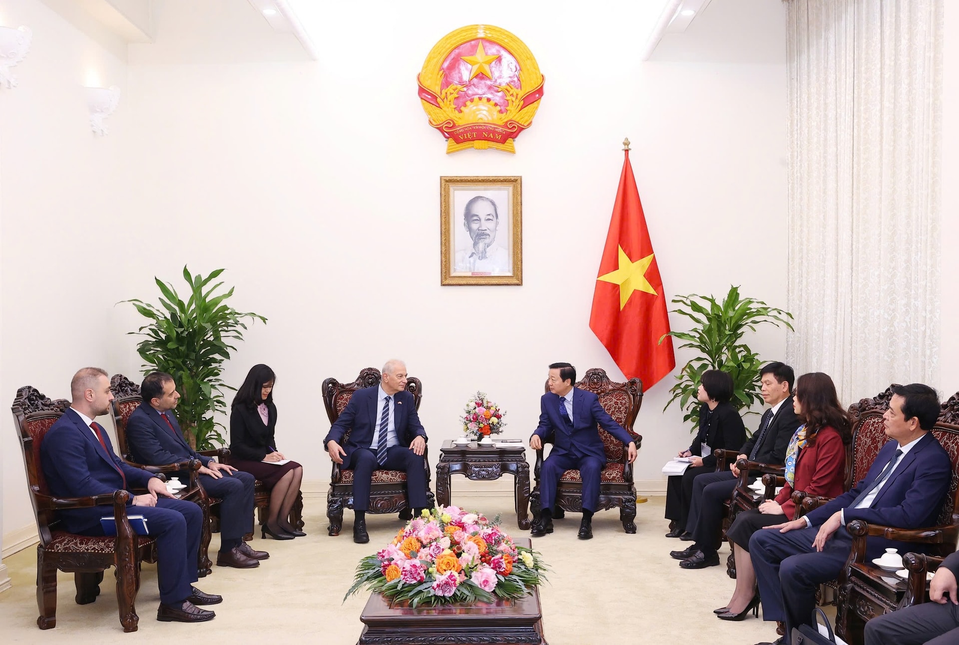 Phó Thủ tướng Trần Hồng Hà tiếp Tổng thầu thi công ‘trái tim’ sân bay Long Thành- Ảnh 2. Phó Thủ tướng Trần Hồng Hà tiếp Tổng thầu thi công ‘trái tim’ sân bay Long Thành- Ảnh 2.