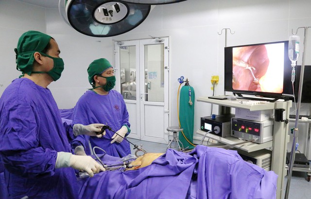 Hy hữu: Liên tiếp 2 người ở Quảng Ninh nhập viện vì xương cá đâm thủng đường tiêu hóa - Ảnh 3. Hy hữu: Liên tiếp 2 người ở Quảng Ninh nhập viện vì xương cá đâm thủng đường tiêu hóa - Ảnh 3.