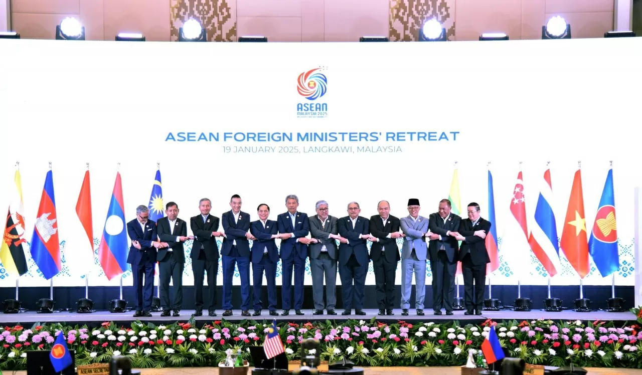 ASEAN - 'Bó tre' giúp Việt Nam đứng vững trước sóng gió địa chính trị