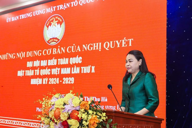 Phó Chủ tịch-Tổng thư ký Ủy ban T.Ư Mặt trận Tổ quốc Việt Nam Nguyễn Thị Thu Hà phát biểu