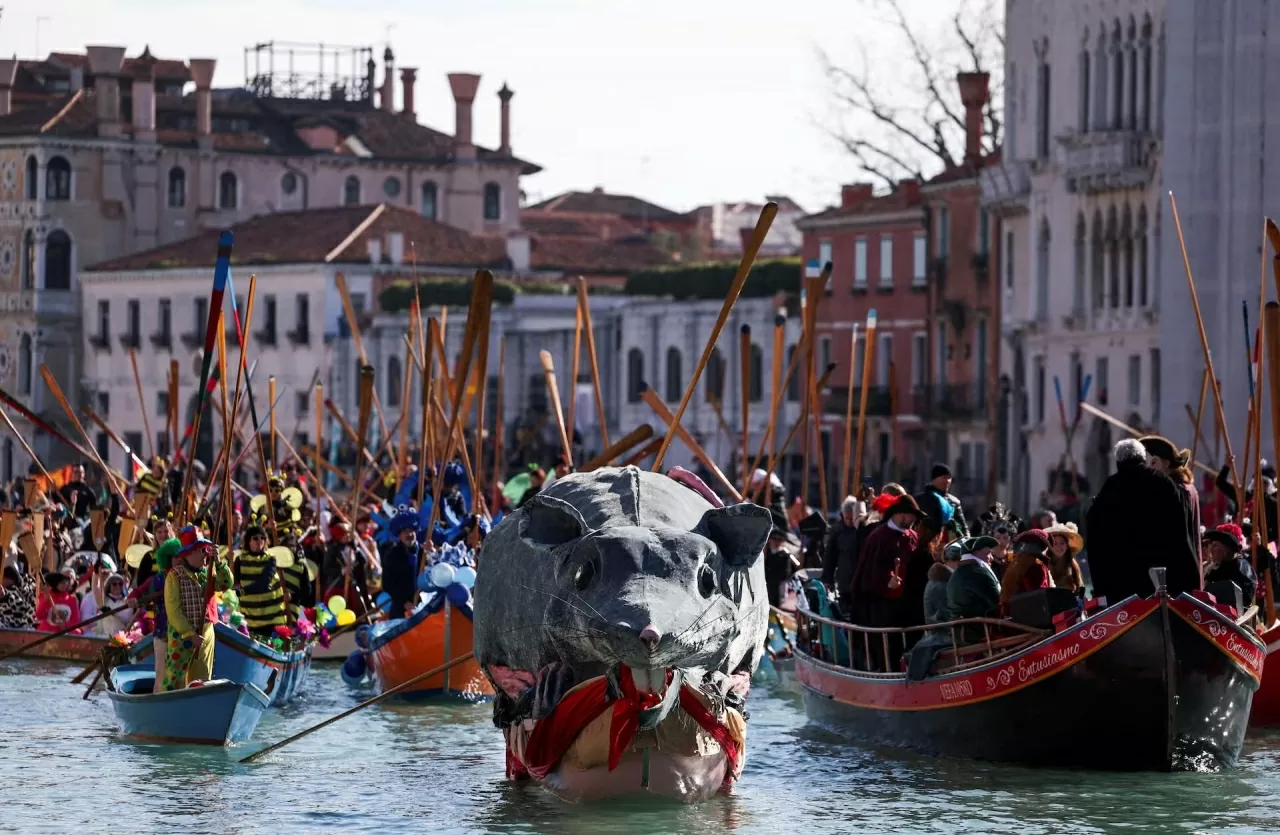 Italy: Rực rỡ lễ hội Carnival ở Venice