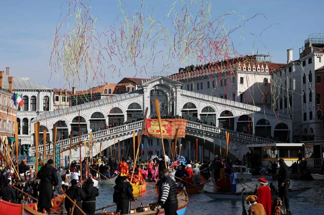 Italy: Rực rỡ lễ hội Carnival ở Venice