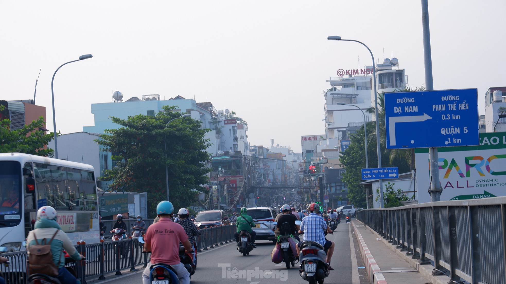 TPHCM chìm trong sương mù, nồng độ bụi mịn ở mức cao ảnh 7