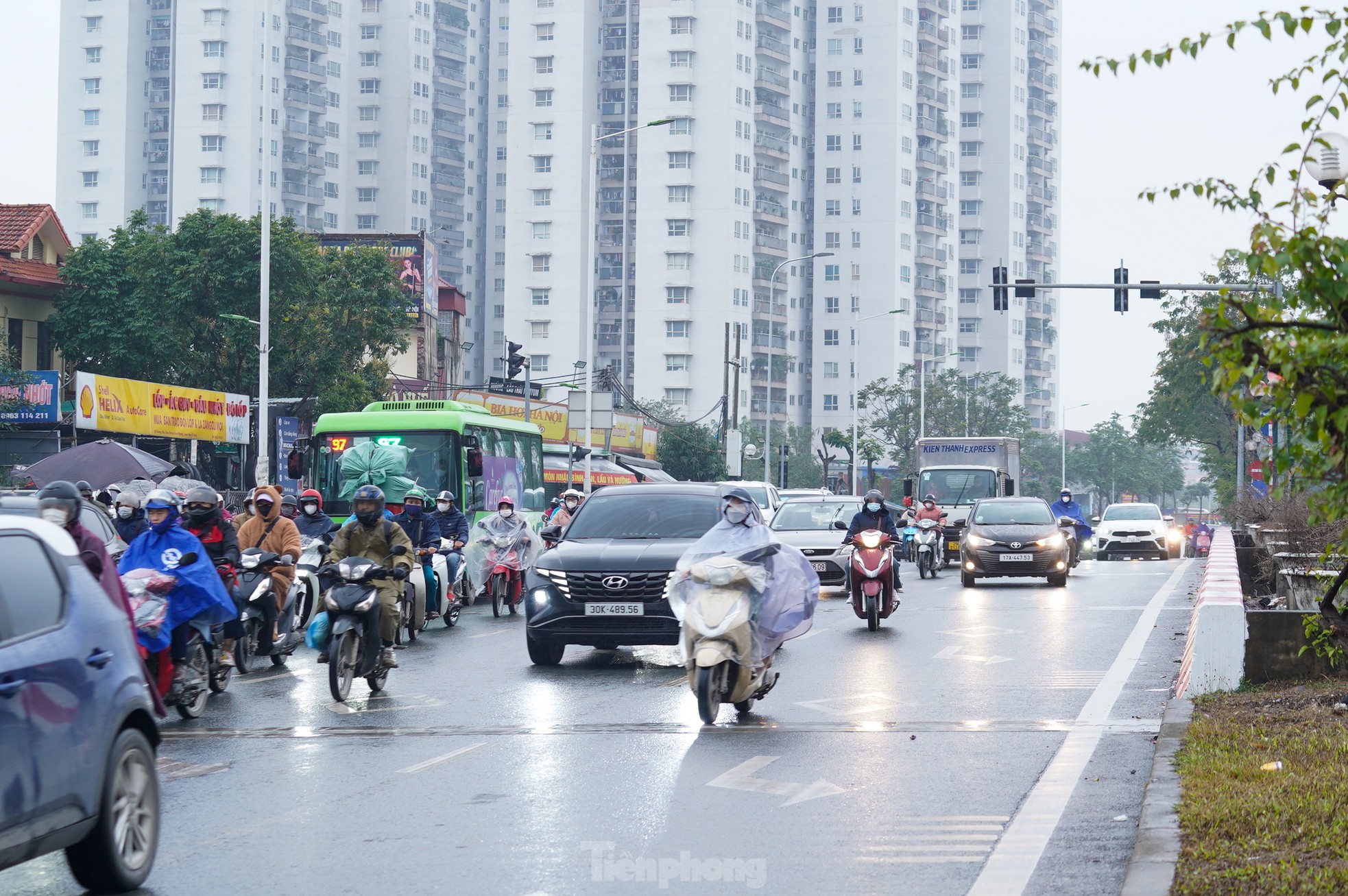 Đường 8 làn ở Hà Nội tắt đèn đỏ, đóng ngã tư để giảm ùn tắc ảnh 13