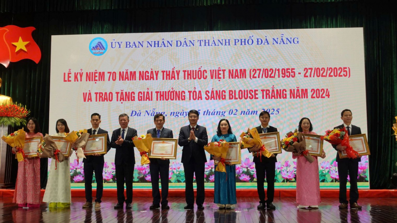 Đà Nẵng: Vinh danh Y bác sĩ cống hiện cho sự nghiệp cứu chữa người bệnh và đạt giải thưởng “Tỏa sáng Blouse trắng”  -0