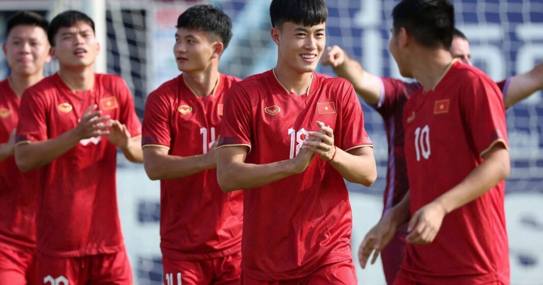 Ông Kim Sang-sik sẽ giúp U.22 Việt Nam khỏe và lì lợm hơn