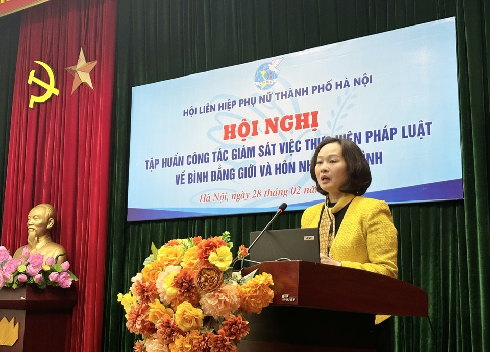 Phó Chủ tịch Thường trực Hội Liên hiệp phụ nữ TP Hà Nội Phạm Thị Thanh Hương phát biểu khai mạc hội nghị - Ảnh: Vân Hà