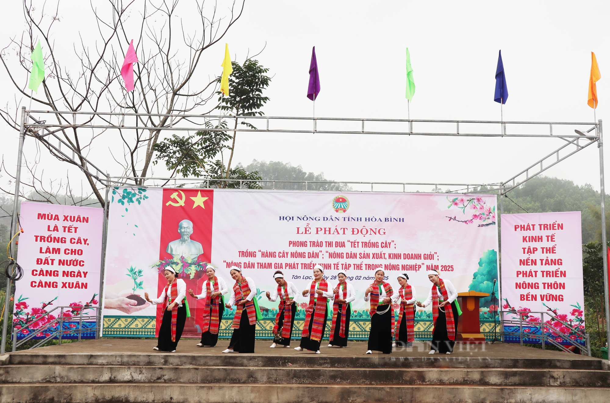 Hoà Bình: Phát động phong trào thi đua 