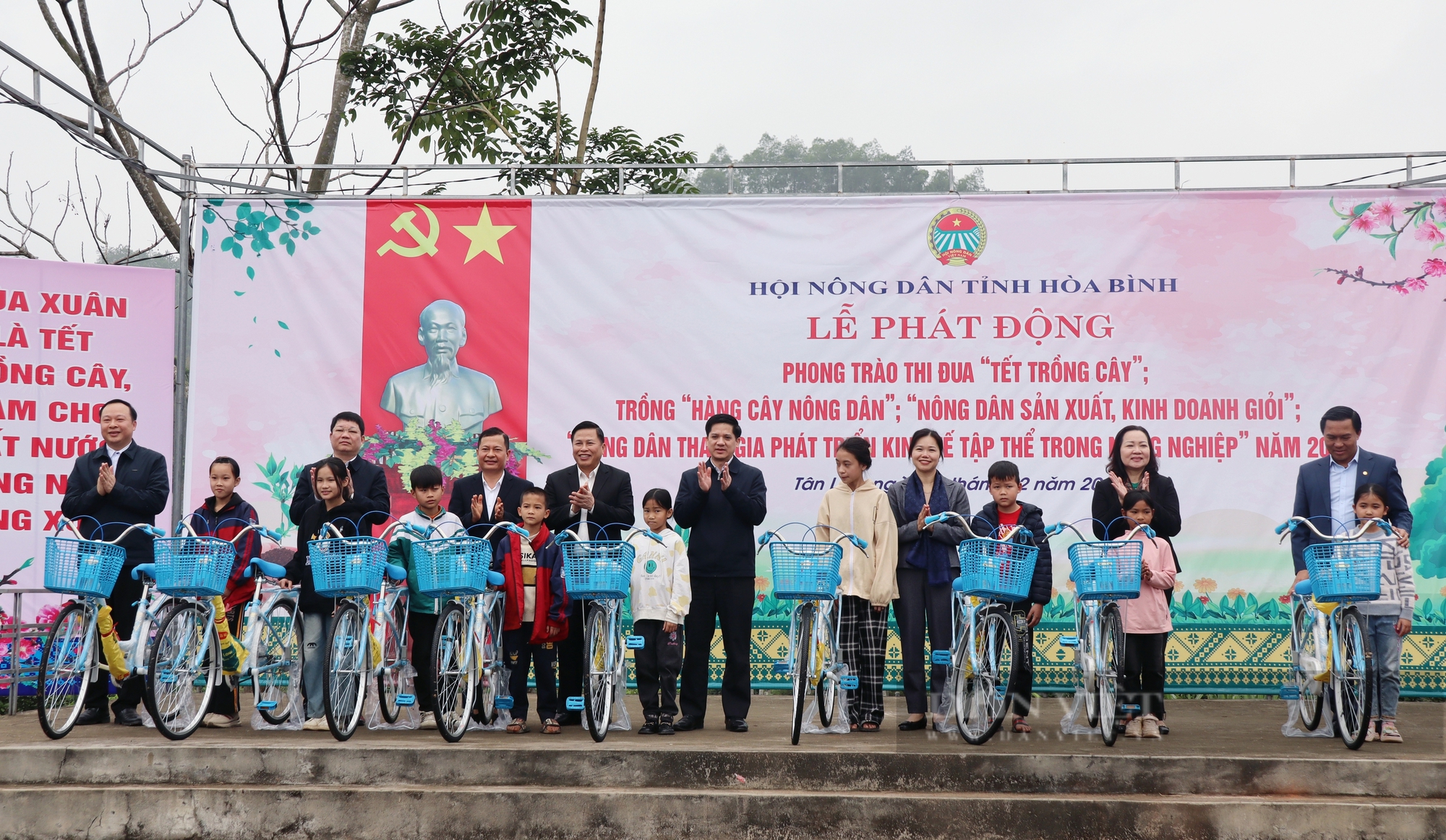 Hoà Bình: Phát động phong trào thi đua 