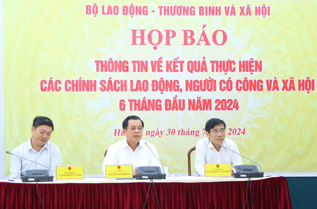 6 tháng đưa 78.000 lao động xuất ngoại, hoàn thành việc tăng lương - 1 6 tháng đưa 78.000 lao động xuất ngoại, hoàn thành việc tăng lương - 1