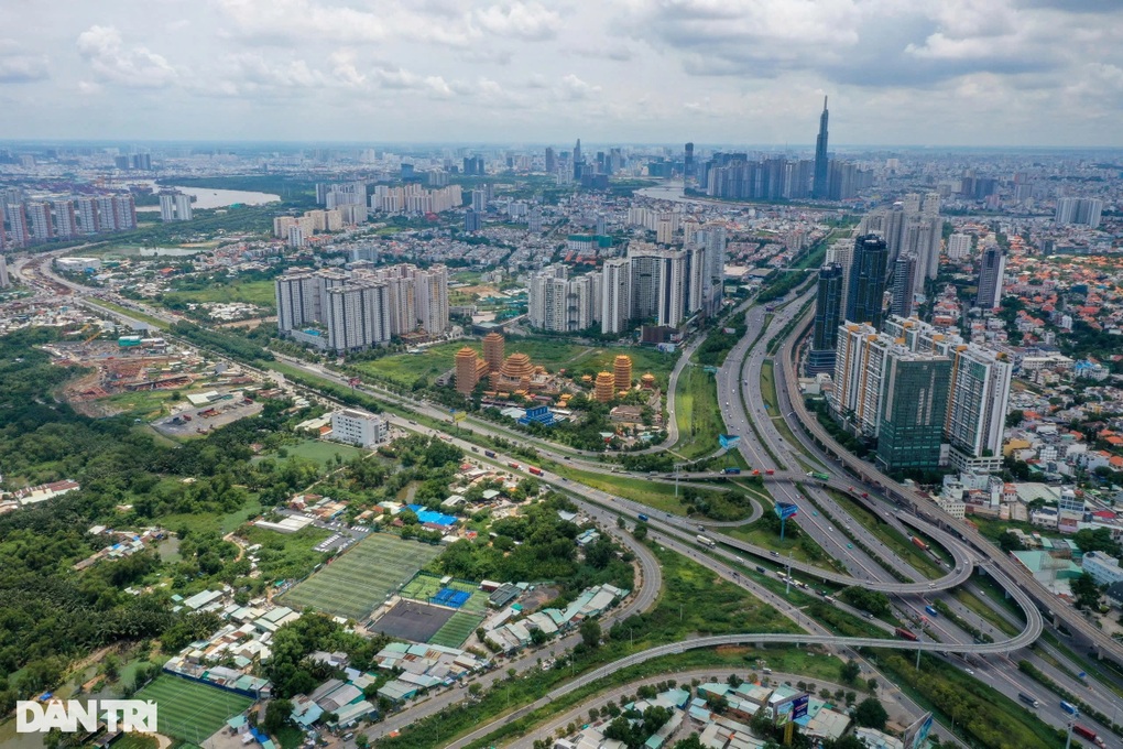 Bất động sản rộn ràng đón chu kỳ mới, hội tụ loạt động lực tăng trưởng - 1 Bất động sản rộn ràng đón chu kỳ mới, hội tụ loạt động lực tăng trưởng - 1