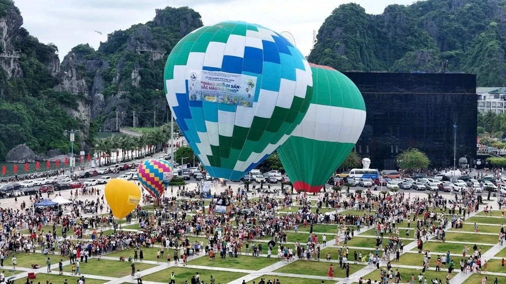 Đạt 17,5 triệu lượt khách quốc tế, du lịch Việt Nam phục hồi mạnh nhất Đông Nam Á