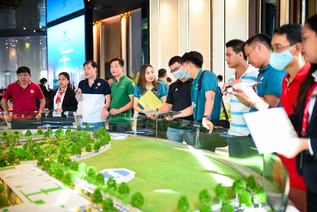 Bất động sản rộn ràng đón chu kỳ mới, hội tụ loạt động lực tăng trưởng - 2 Bất động sản rộn ràng đón chu kỳ mới, hội tụ loạt động lực tăng trưởng - 2